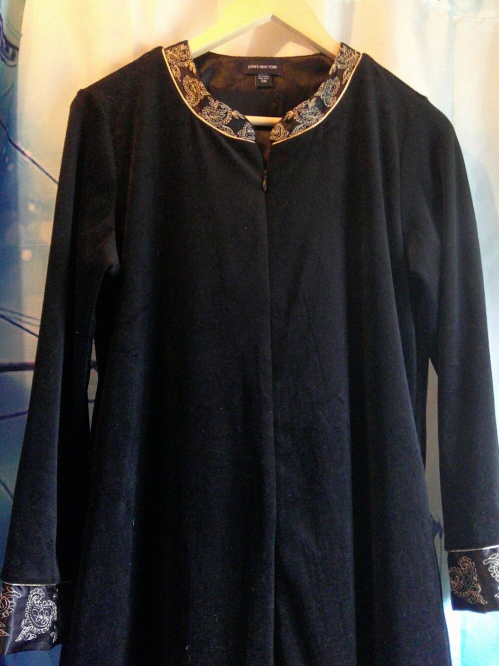 JONES NEW YORK Elegant Zip Front Lightwgt Black Velour ROBE/Gold Embroider S/M
